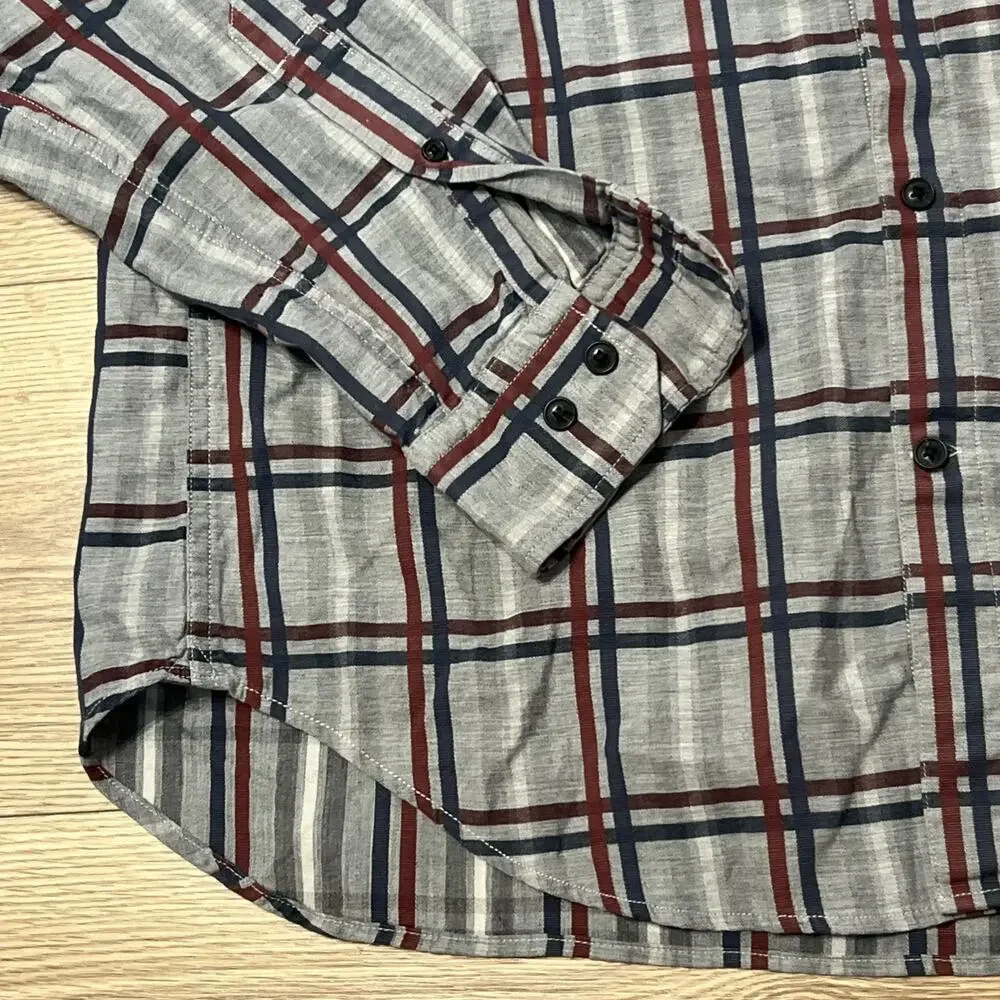 Banana Republic Men’s Grey Red Blue Plaid Camden Fit Button Up Size Medium (A34)